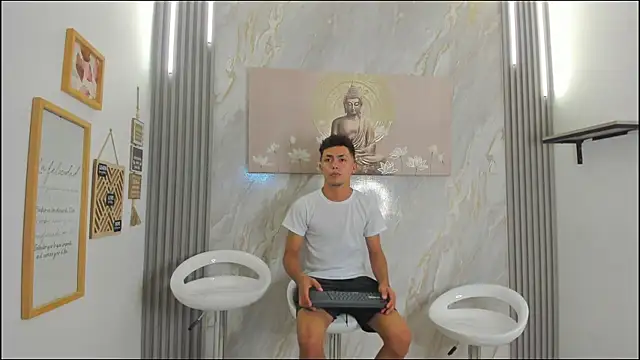 VERY HOT GUYS online show from January 18, 2:35 pm