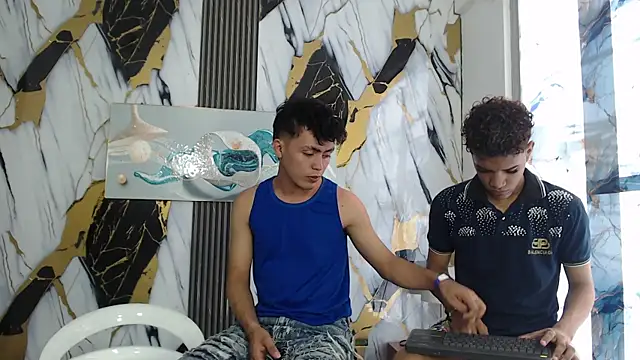 VERY HOT GUYS online show from July 29, 1:11 pm