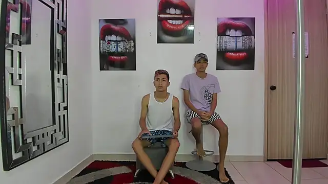 VERY HOT GUYS online show from December 1, 1:25 pm