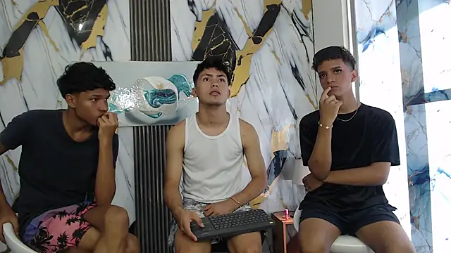 VERY HOT GUYS online show from July 28, 3:21 pm
