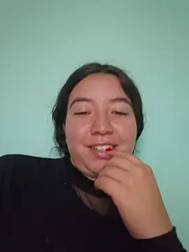 annyaparis online show from November 5, 10:15 pm