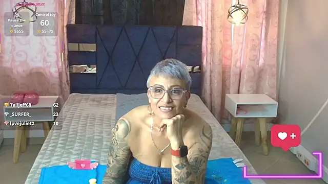 Charlotte  Gray online show from December 3, 8:55 pm