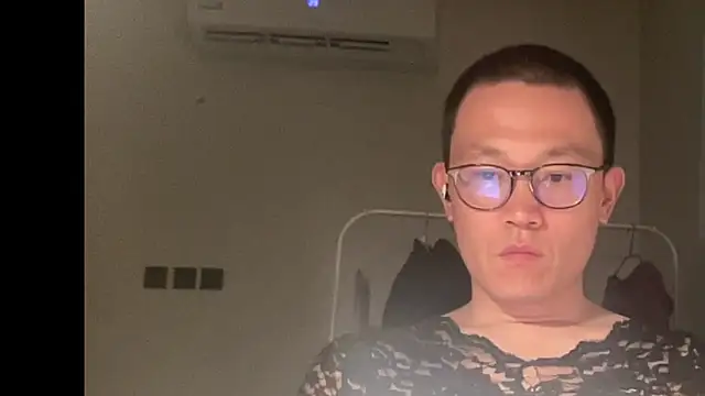 Snapshot of yewuzhibb chatting on September 30, 8:24 pm yewuzhibb online show from September 30, 8:24 pm