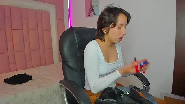 Klaret Toy online show from December 3, 8:00 pm