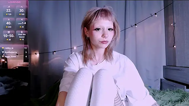 Pink K1tty online show from September 30, 9:30 pm