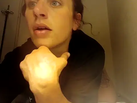 Suckkkq online show from October 2, 8:30 am