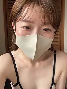 Snapshot of momo_yuipu chatting on October 16, 1:19 am momo yuipu online show from October 16, 1:19 am