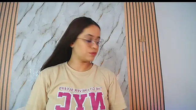 PiaGelvez online show from December 1, 9:17 pm