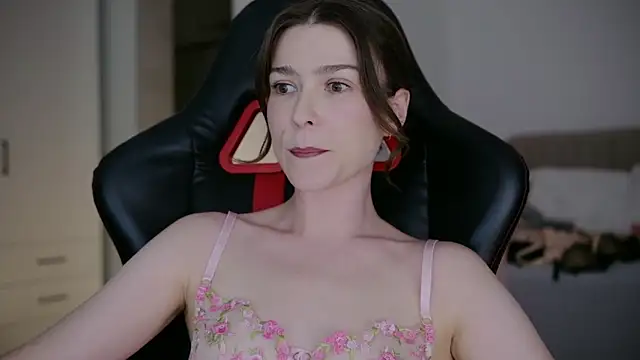 WowHelloAlice online show from March 10, 11:09 pm