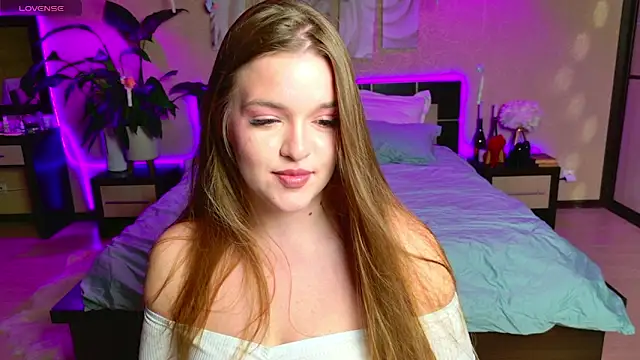 EmilyWhispers online show from June 19, 9:07 pm