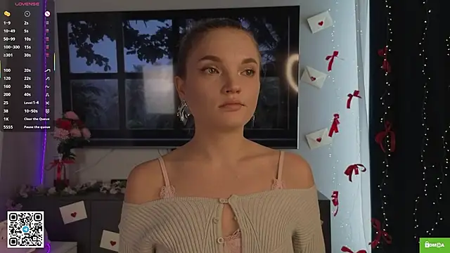 JulieLupo online show from March 12, 6:16 am