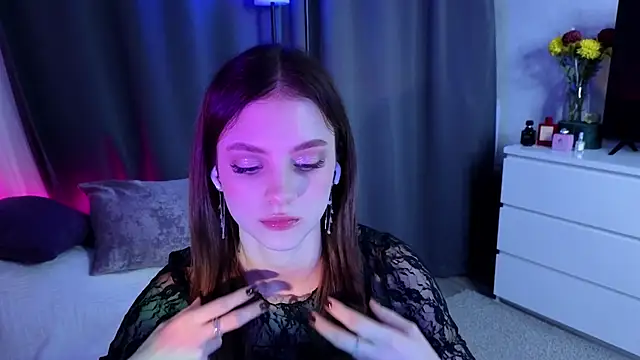 midnightMaya online show from October 27, 10:15 pm