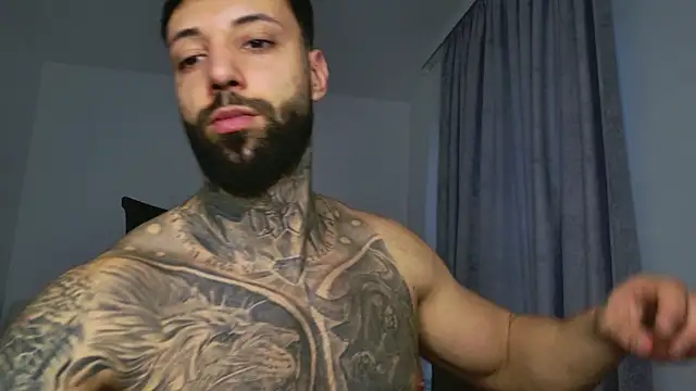 MasculineGuy99 online show from December 18, 2:33 pm