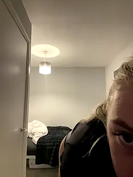 LucyLowbb online show from October 6, 6:02 pm