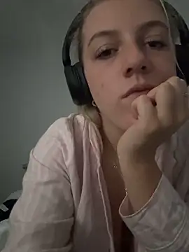 LucyLowbb online show from October 5, 8:41 am