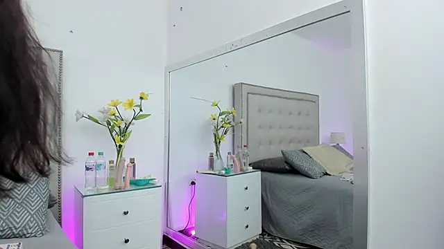 Emilysweet2 online show from November 21, 5:59 pm