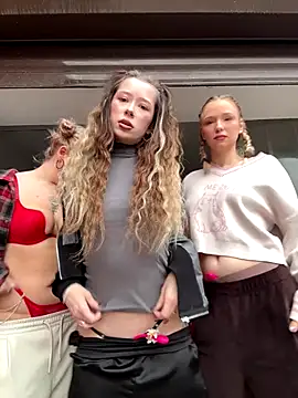 RollDolls online show from November 20, 5:08 am