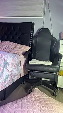 gabriiieela  online show from January 6, 11:41 pm