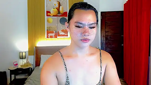 Snapshot of fallinLunaxX chatting on October 3, 2:44 pm fallinLunaxX online show from October 3, 2:44 pm