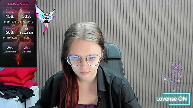 Snapshot of shy_elina01 chatting on October 5, 10:42 am shy elina01 online show from October 5, 10:42 am