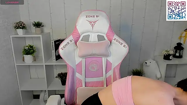 Sara Frayer online show from February 14, 1:07 am