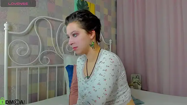 Sara Frayer online show from November 26, 1:06 am