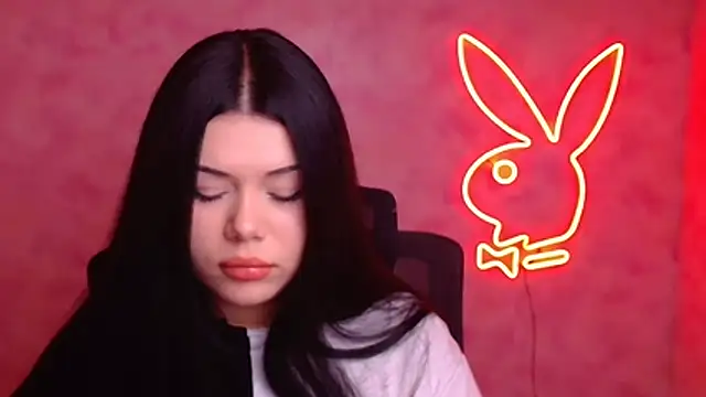 Mona Esty online show from December 3, 6:43 pm