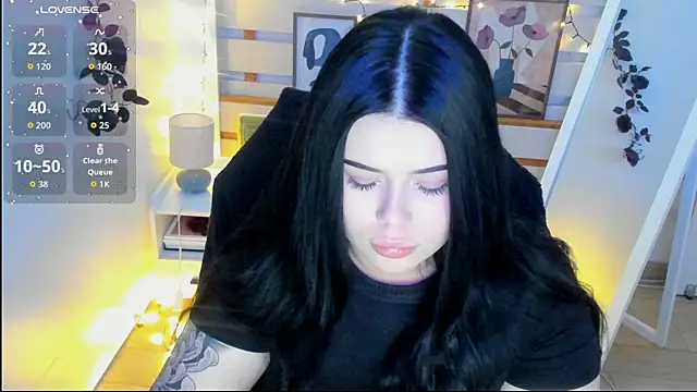 Mona Esty online show from February 9, 9:17 pm