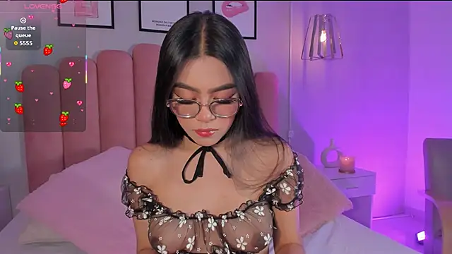 mara swan  online show from November 29, 7:51 pm