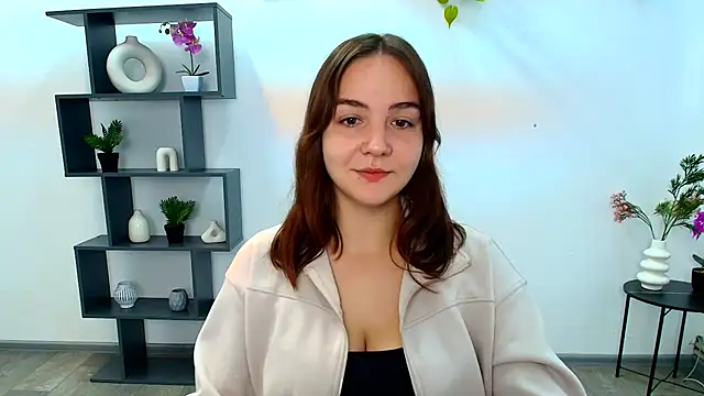 OliviaMontgommery online show from October 18, 5:43 am