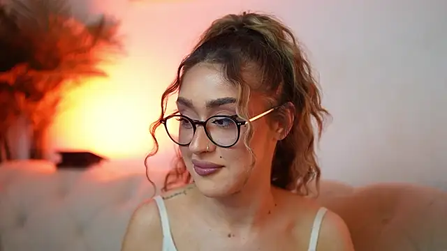 AileenKiss online show from June 13, 3:04 am