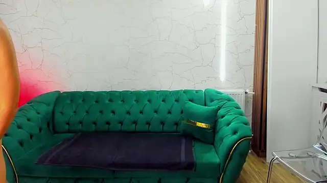 Snapshot of Vanessa_Posh chatting on October 6, 6:23 pm Vanessa Posh online show from October 6, 6:23 pm