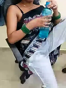 Saniya Doll online show from July 14, 2:05 am
