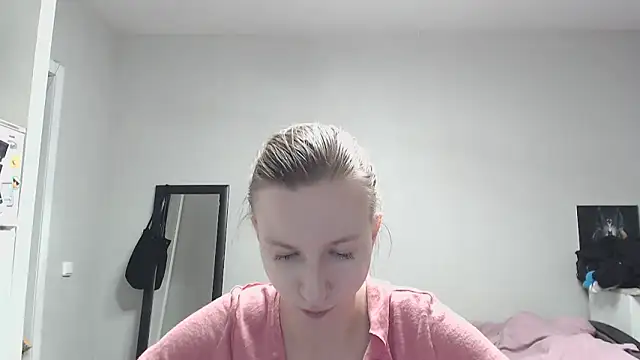 sophieryder online show from November 12, 6:17 pm