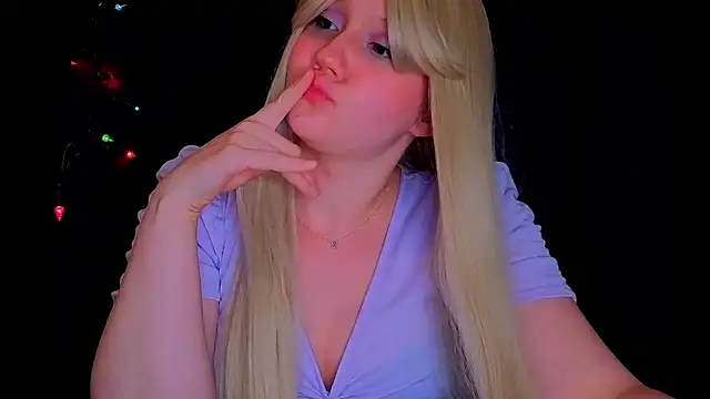 Snapshot of Darling_Bri_ chatting on October 14, 6:54 pm Darling Bri online show from October 14, 6:54 pm