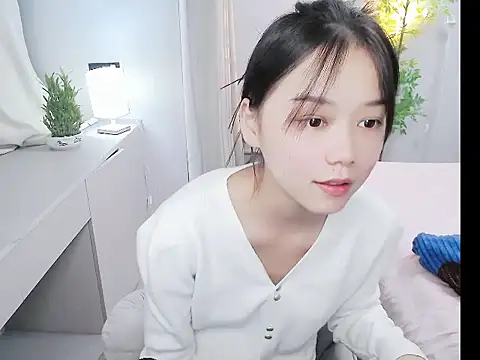 Snapshot of mili0923 chatting on October 14, 5:26 pm mili0923 online show from October 14, 5:26 pm