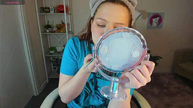 Barbara Mitchel online show from December 3, 9:44 am