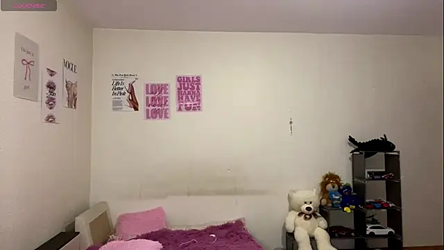 AlmetaBradicich online show from November 12, 4:27 pm