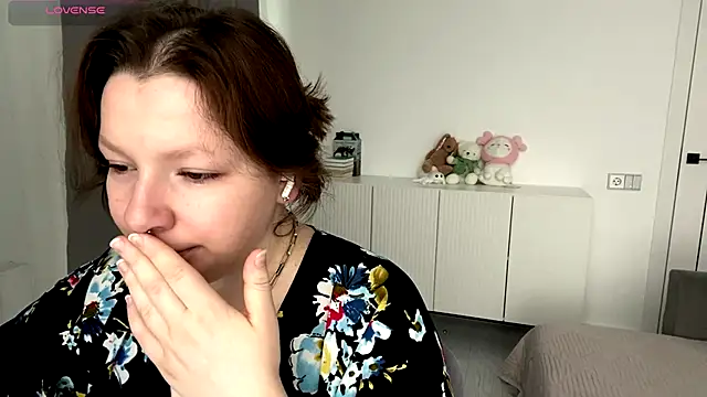 TamekiaSamii online show from December 22, 8:06 am