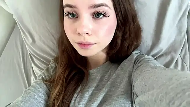 EhtelBiondi online show from October 26, 8:43 am