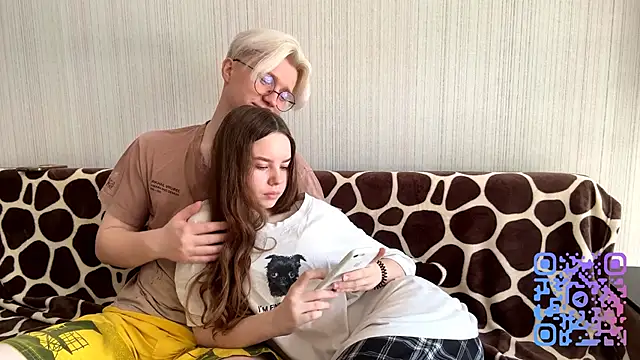 EhtelBiondi online show from April 3, 8:34 am