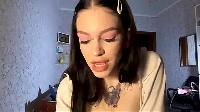 Wallazar cute online show from October 7, 3:38 pm