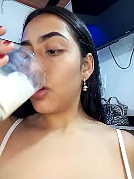 Snapshot of Queen_sofya chatting on October 8, 5:17 pm Queen sofya online show from October 8, 5:17 pm