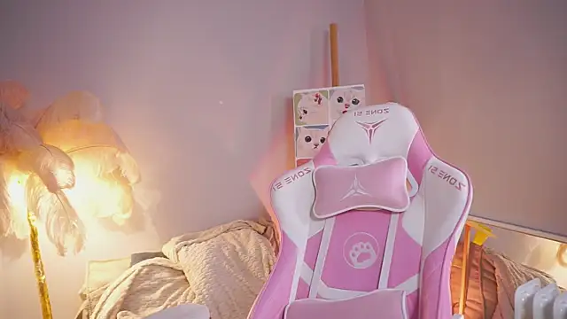 LureOfEva online show from January 10, 9:08 pm