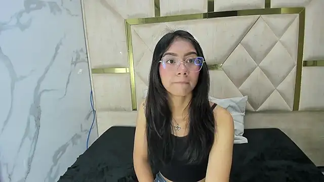 Mia clark18 online show from November 7, 2:55 pm