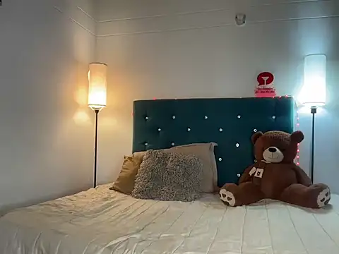 amber maldonado online show from December 20, 4:05 am