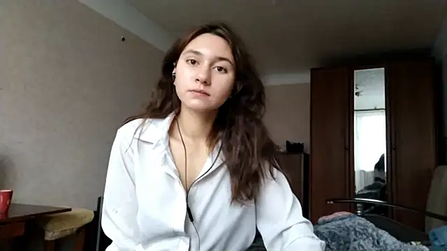 MiaLovelyOne online show from October 22, 7:35 am