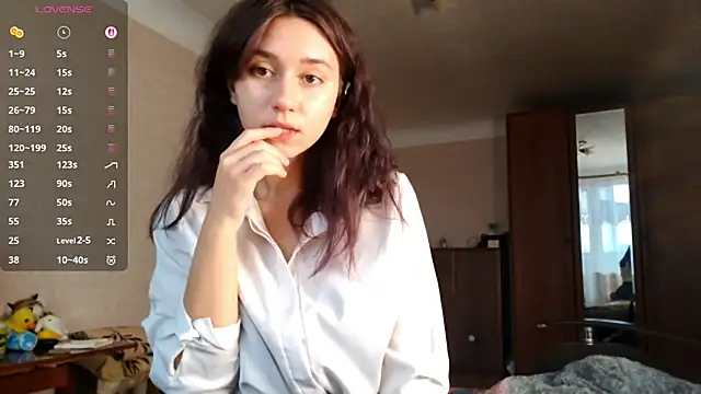 MiaLovelyOne online show from November 13, 9:41 am