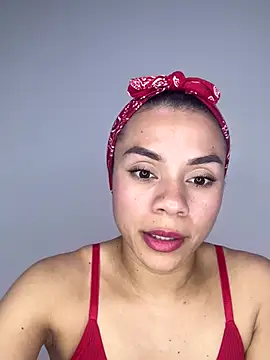 Snapshot of Crystal_555 chatting on October 16, 7:33 am Crystal 555 online show from October 16, 7:33 am