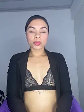 Snapshot of Crystal_555 chatting on October 10, 6:29 am Crystal 555 online show from October 10, 6:29 am